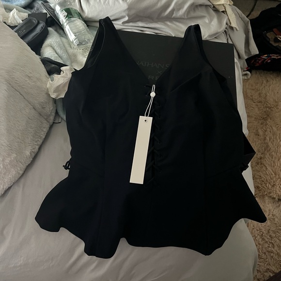 Jonathan Simkhai x Carbon38 Large lace up neck tank top - Picture 3 of 9